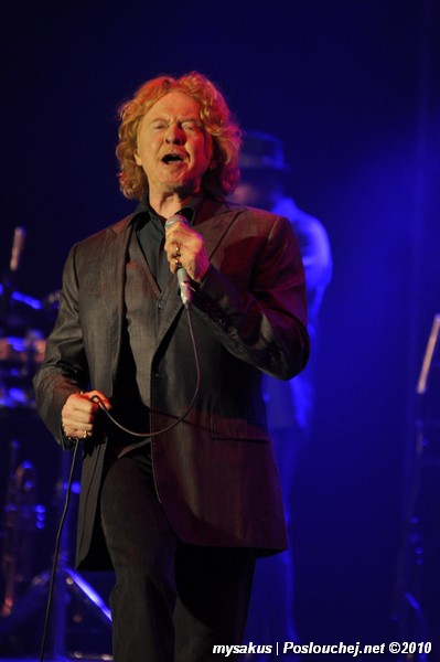 koncert: SIMPLY RED - Neděle 14. 11. 2010
